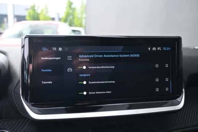 Peugeot 2008 (2024) thumbnail 24