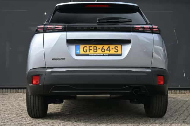 Peugeot 2008 (2024) thumbnail 5