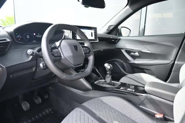 Peugeot 2008 (2024) thumbnail 6