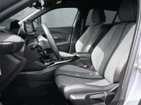 Peugeot 2008 (2024) thumbnail 8