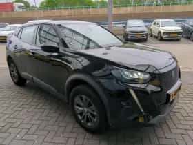 Peugeot 2008 (2021) thumbnail 3