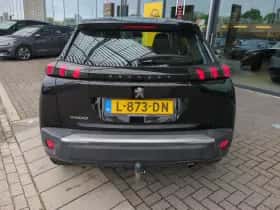 Peugeot 2008 (2021) thumbnail 4