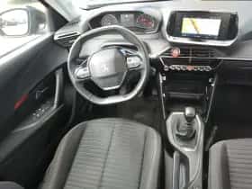 Peugeot 2008 (2021) thumbnail 6