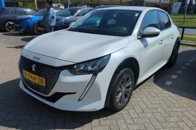 Peugeot e-208 (2021) thumbnail 1