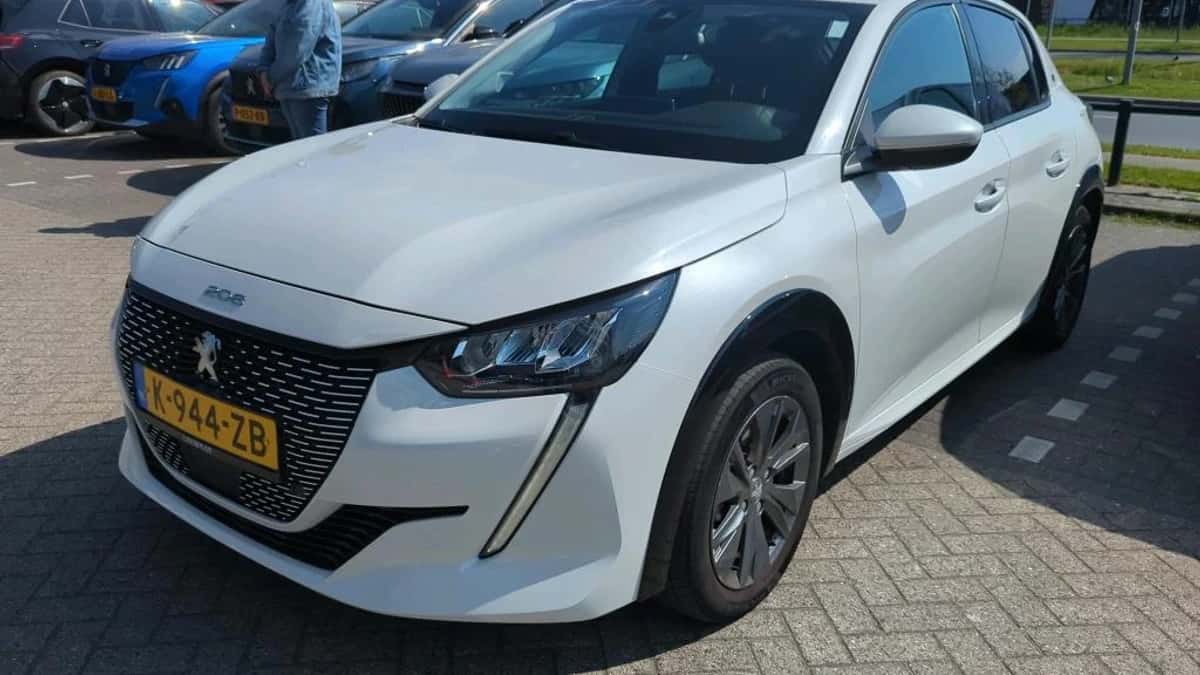 Peugeot e-208 (2021) — foto 1