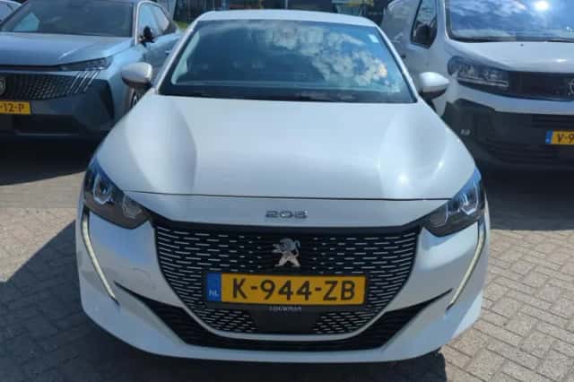 Peugeot e-208 (2021) thumbnail 2