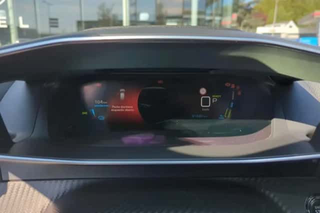 Peugeot e-208 (2021) thumbnail 11