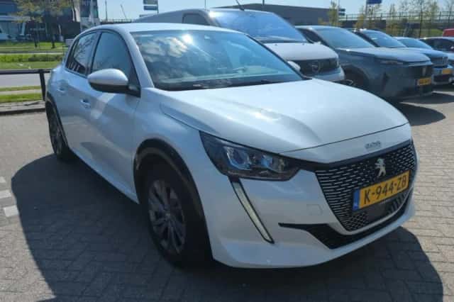 Peugeot e-208 (2021) thumbnail 3