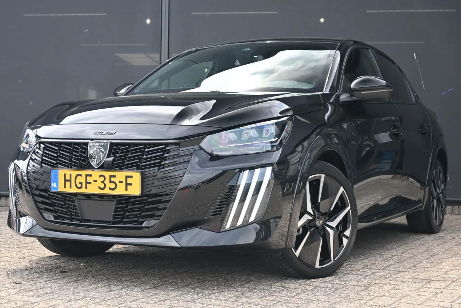 Peugeot 208 (2025) — foto 1