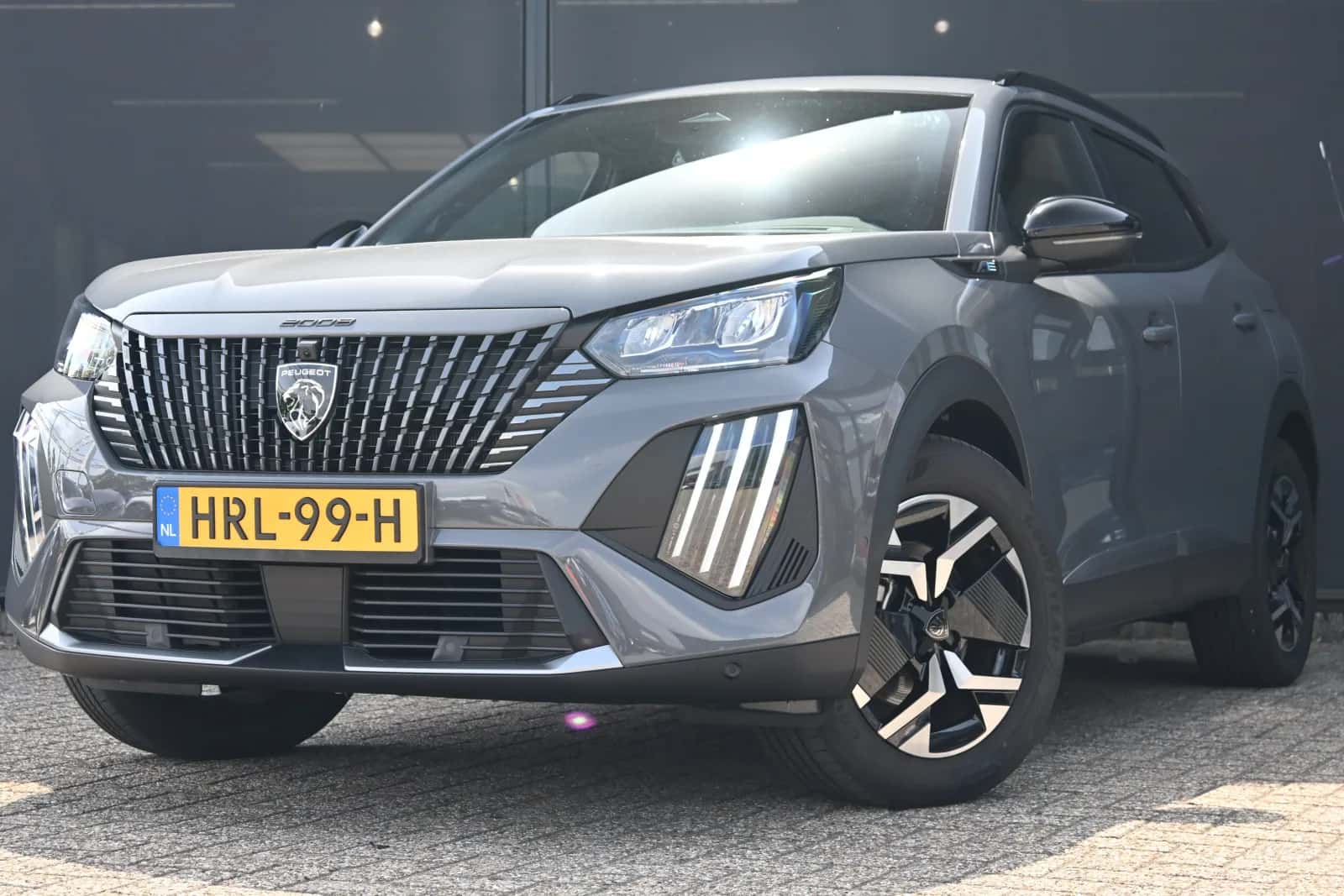 Peugeot e-2008 (2025) — foto 1