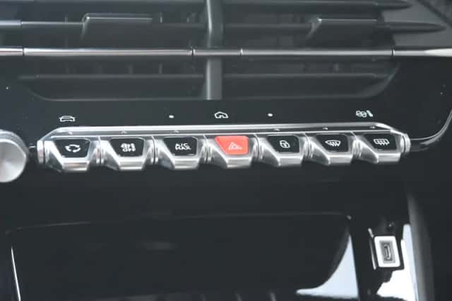 Peugeot e-2008 (2025) thumbnail 16