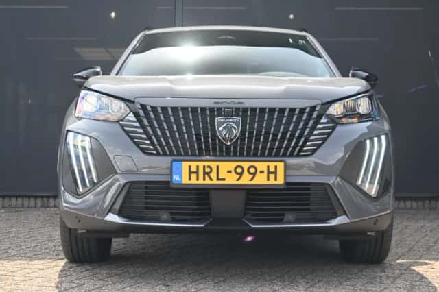 Peugeot e-2008 (2025) thumbnail 4