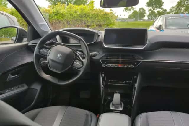 Peugeot e-208 (2021) thumbnail 6