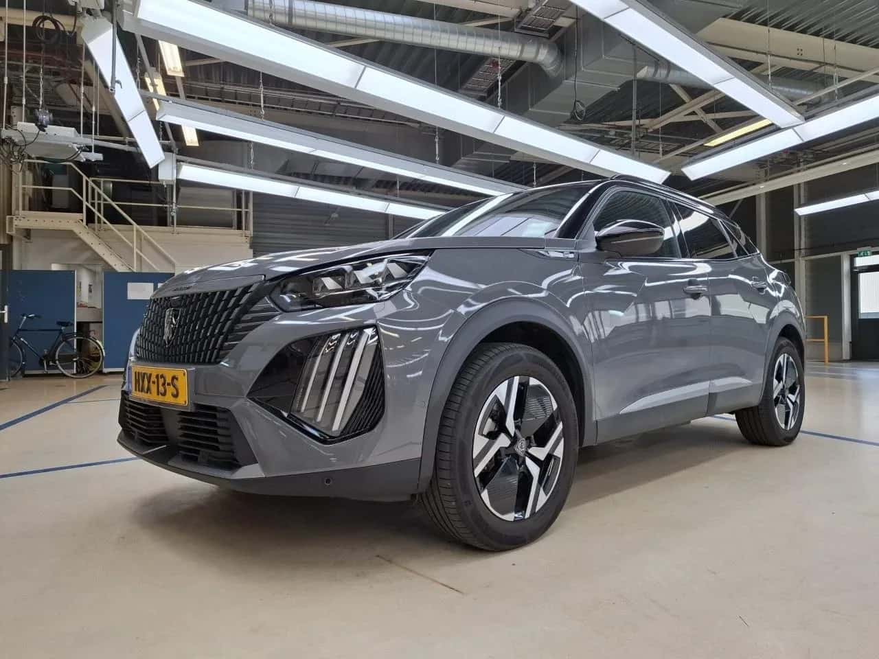 Peugeot e-2008 (2025) — foto 1