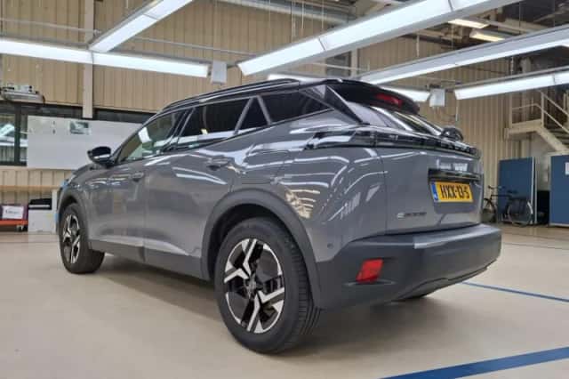 Peugeot e-2008 (2025) thumbnail 2