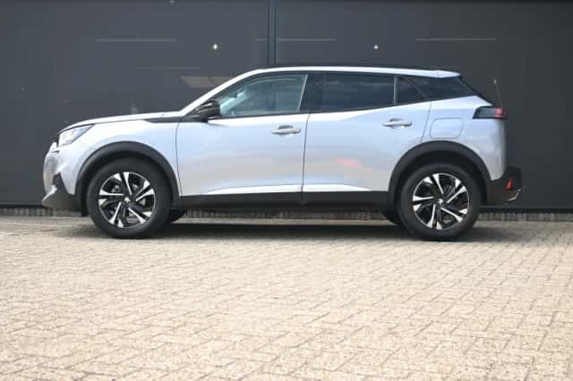 Peugeot 2008 (2022) thumbnail 3