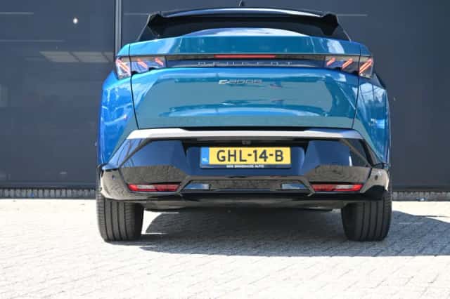 Peugeot e-3008 (2024) thumbnail 4