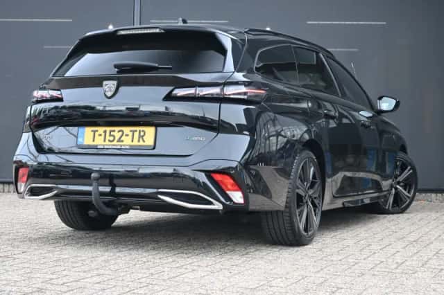 Peugeot 308 (2023) thumbnail 2