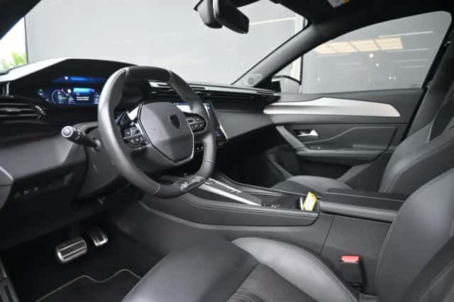 Peugeot 308 (2023) thumbnail 6