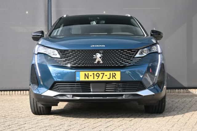Peugeot 3008 (2021) thumbnail 3