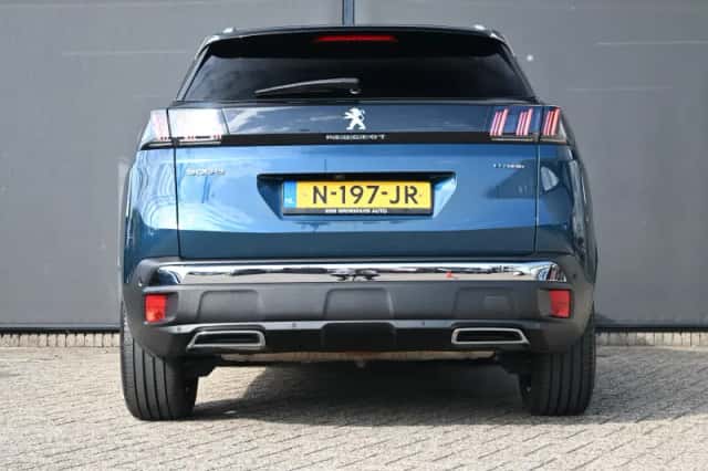 Peugeot 3008 (2021) thumbnail 4