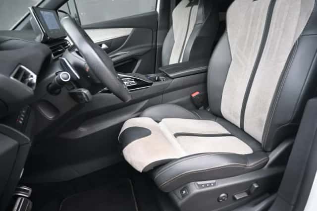 Peugeot 3008 (2021) thumbnail 6