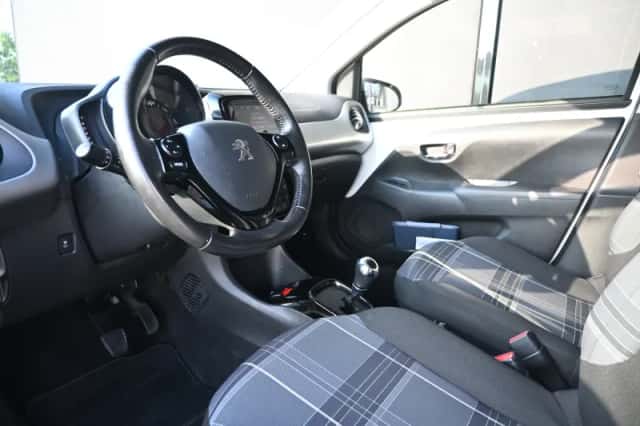 Peugeot 108 (2016) thumbnail 6