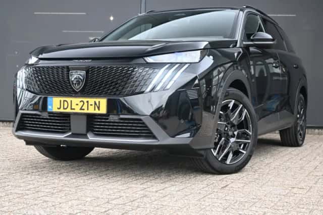 Peugeot 5008 (2025) thumbnail 1