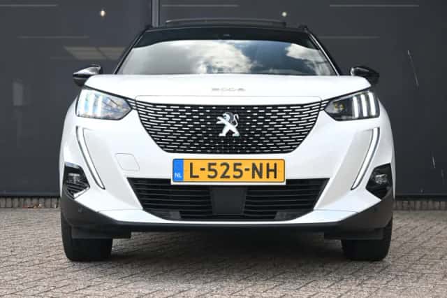 Peugeot e-2008 (2021) thumbnail 2