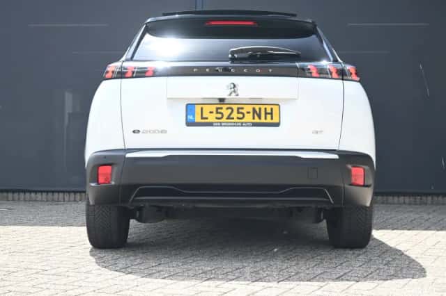 Peugeot e-2008 (2021) thumbnail 3