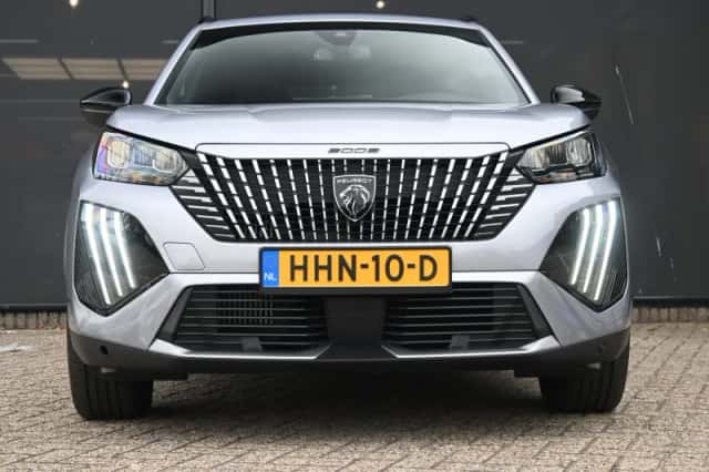 Peugeot 2008 (2025) thumbnail 4