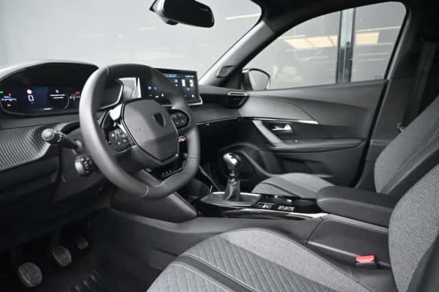 Peugeot 2008 (2025) thumbnail 6