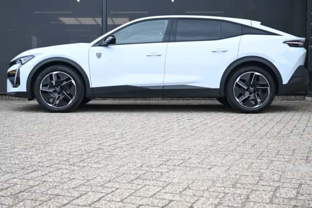 Peugeot 408 (2025) thumbnail 3