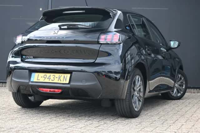 Peugeot e-208 (2021) thumbnail 3