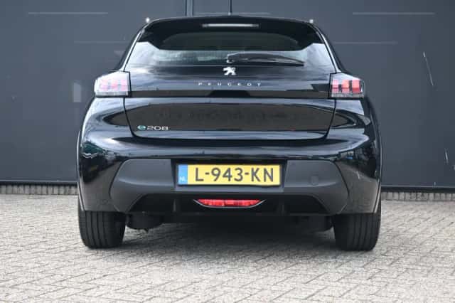Peugeot e-208 (2021) thumbnail 5
