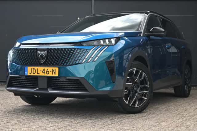 Peugeot 5008 (2025) thumbnail 1