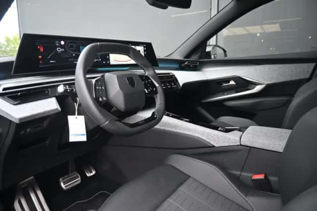 Peugeot 5008 (2025) thumbnail 6