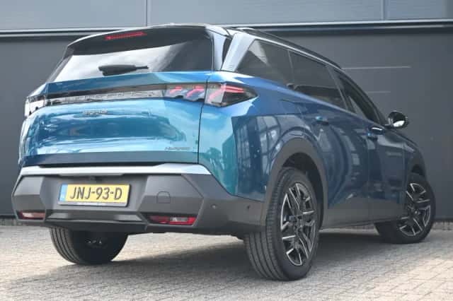 Peugeot 5008 (2025) thumbnail 2
