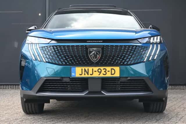 Peugeot 5008 (2025) thumbnail 4