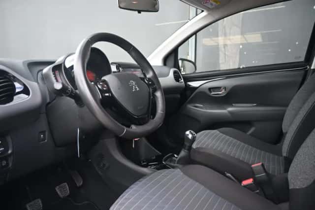 Peugeot 108 (2021) thumbnail 6