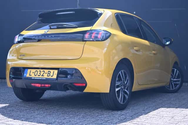 Peugeot 208 (2021) thumbnail 2