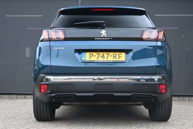 Peugeot 3008 (2022) thumbnail 5