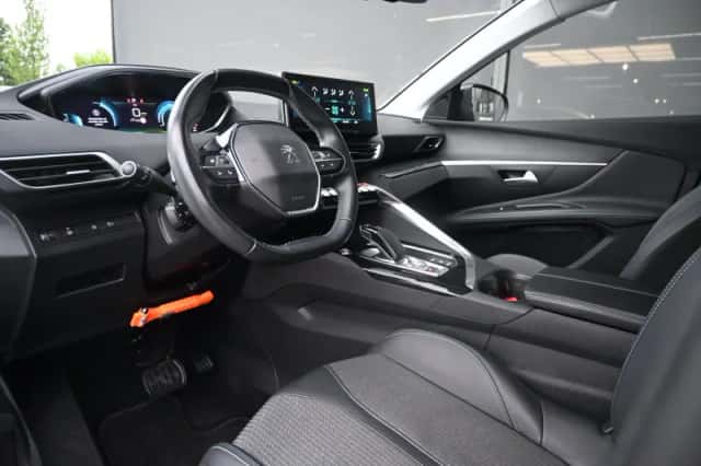 Peugeot 3008 (2022) thumbnail 6