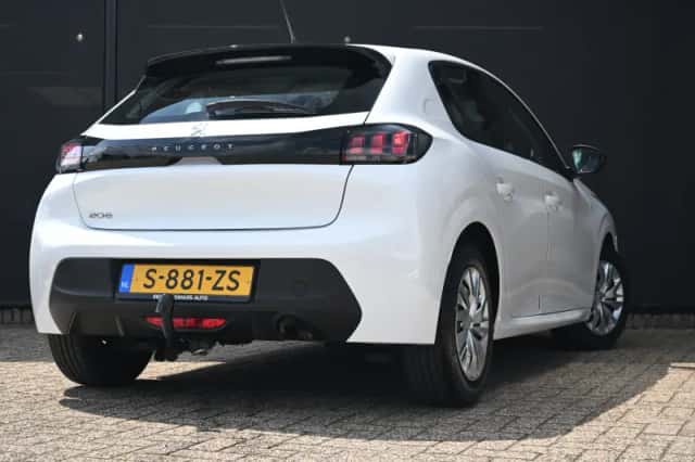 Peugeot 208 (2023) thumbnail 2