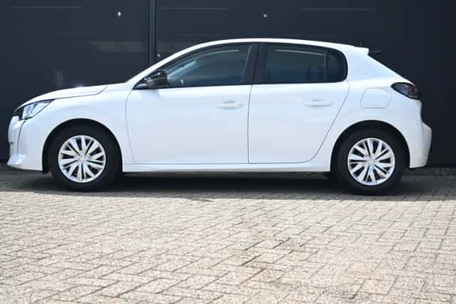 Peugeot 208 (2023) thumbnail 3
