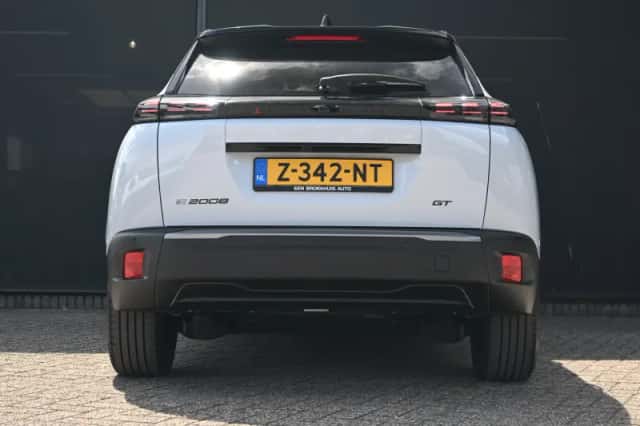 Peugeot e-2008 (2024) thumbnail 6