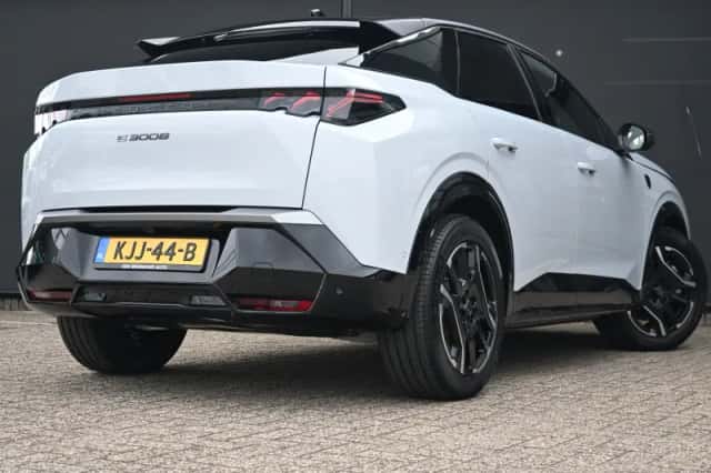 Peugeot e-3008 (2026) thumbnail 2