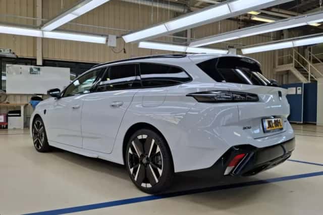 Peugeot 308 (2025) thumbnail 2