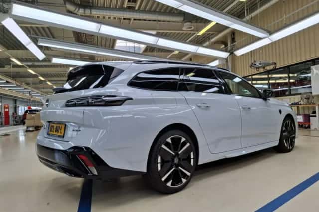 Peugeot 308 (2025) thumbnail 3