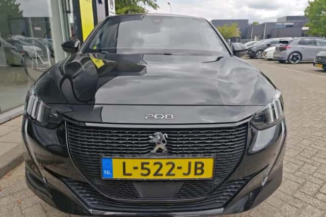 Peugeot e-208 (2021) thumbnail 2